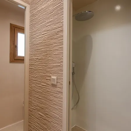 Edem Paros Lägenhetshotell 4*